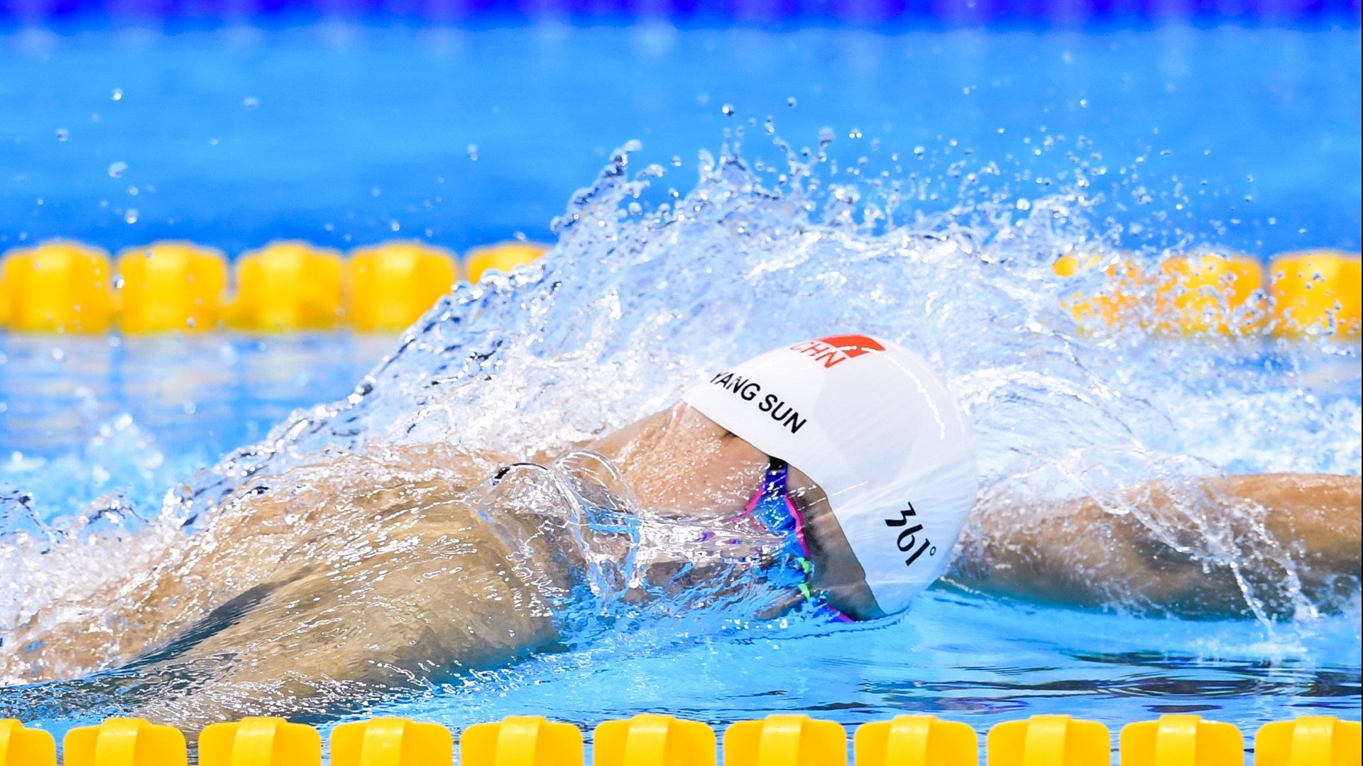 非洲雄狮的逆袭，喀麦隆战术碾压哥伦比亚，卡瓦哈尔如何成为关键先生？